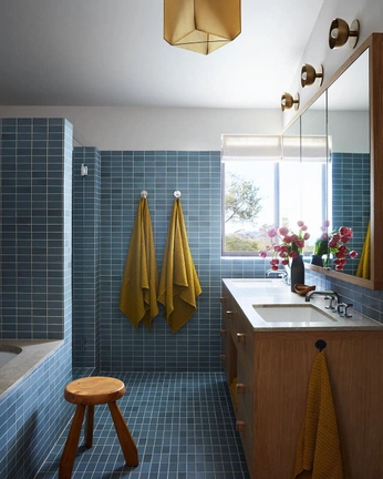 A cover of "The Barn" cluster. The owner is lucieanna. The cluster consists of 5 elements.