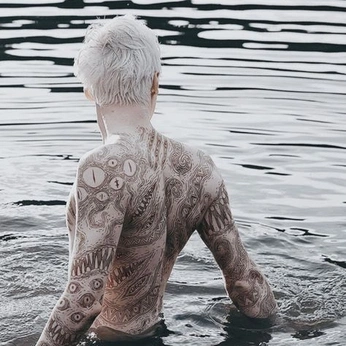 A cover of "Yohan" cluster. The owner is fievel. The cluster consists of 26 elements.