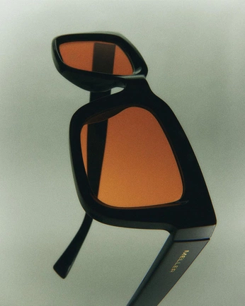 A cover of "Q" cluster. The owner is eksh0. The cluster consists of 27 elements.