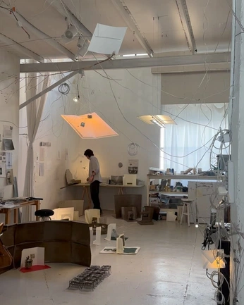 A cover of "Studio" cluster. The owner is studiowild. The cluster consists of 1 element.