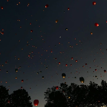 A cover of "Balloonfest" cluster. The owner is reagan1245. The cluster consists of 40 elements.