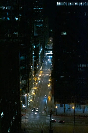 A cover of "cranes + rooftops" cluster. The owner is johnny01. The cluster consists of 25 elements.