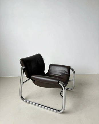 A cover of "digital assets" cluster. The owner is alyxstudios. The cluster description is "digital assets that we can use for: alyxstudios ig". The cluster consists of 49 elements.