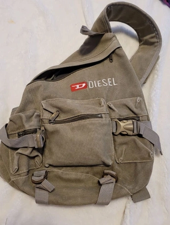 A cover of "Taschen" cluster. The owner is thomas.erk. The cluster consists of 7 elements.