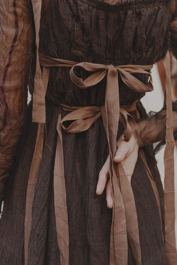 A cover of "Renfair outfit" cluster. The owner is jaxmax. The cluster consists of 4 elements.