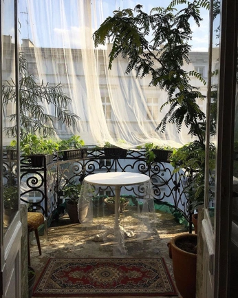 A cover of "balcony" cluster. The owner is timoninspo. The cluster consists of 5 elements.