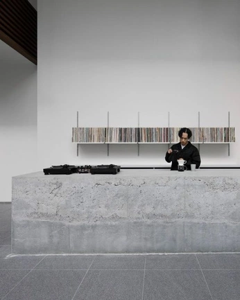 A cover of "Club / DJ Booth" cluster. The owner is zooeyglass. The cluster consists of 2 elements.