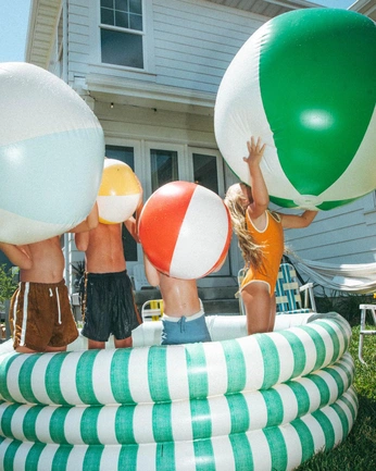 A cover of "Superkids  Pool Party" cluster. The owner is okido. The cluster consists of 18 elements.