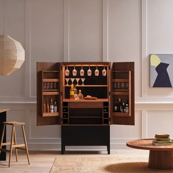 A cover of "BAR" cluster. The owner is aironauto. The cluster consists of 4 elements.