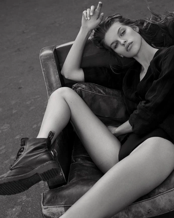 A cover of "Test Posing" cluster. The owner is princedavis. The cluster consists of 34 elements.