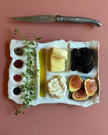 A cover of "tablescape" cluster. The owner is beccaallie. The cluster consists of 14 elements.