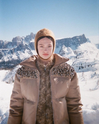 A cover of "Mountain" cluster. The owner is eonie. The cluster consists of 33 elements.