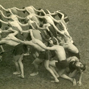 A cover of "Κινησις" cluster. The owner is katreenkos. The cluster consists of 8 elements.