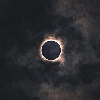 A cover of "V. ETHER" cluster. The owner is paeme. The cluster consists of 20 elements.