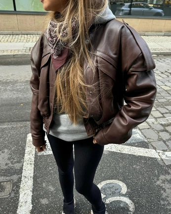 A cover of "Style" cluster. The owner is soniasonia. The cluster consists of 13 elements.