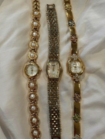 A cover of "bijoux" cluster. The owner is irinapepsicola. The cluster consists of 1 element.