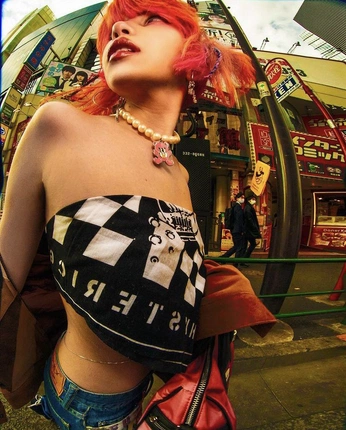 A cover of "Poster" cluster. The owner is davideduardohe. The cluster consists of 43 elements.