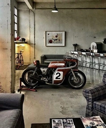 A cover of "Outfits" cluster. The owner is alaa21. The cluster consists of 2 elements.