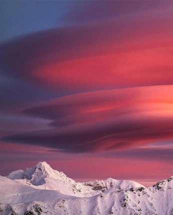 A cover of "Langit" cluster. The owner is fathanasatya. The cluster consists of 2 elements.