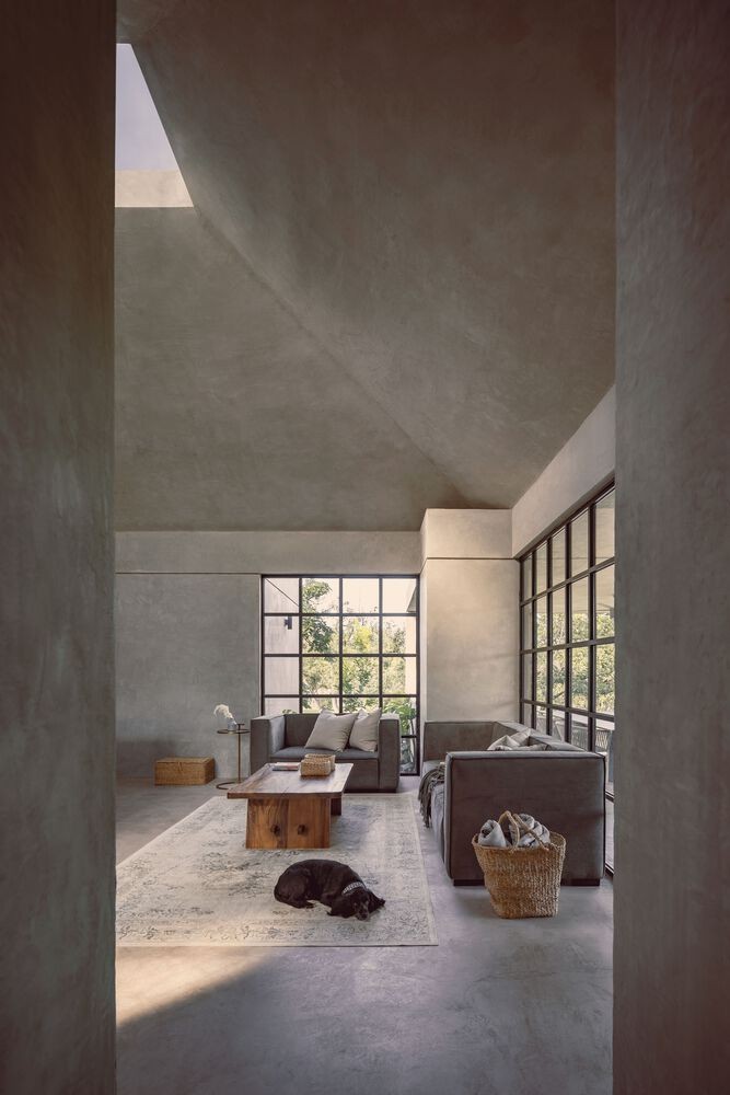 Casa El Aguacate by Práctica Arquitectura in Santiago, Mexico. Photo by César Béjar.