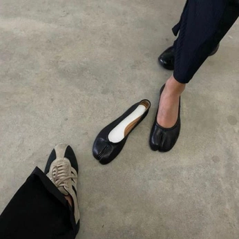 A cover of "SHOES" cluster. The owner is onoxonox. The cluster consists of 99 elements.