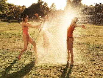 A cover of "Summer Launch" cluster. The owner is wwos3. The cluster consists of 24 elements.