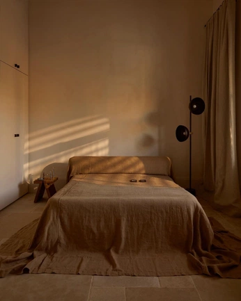 A cover of "HERE" cluster. The owner is cristianmiguel. The cluster consists of 2 elements.