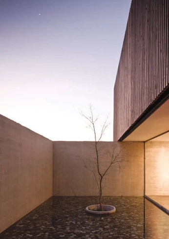 A cover of "arqui" cluster. The owner is estcastell. The cluster consists of 3 elements.