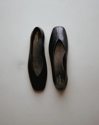 A cover of "Shoes" cluster. The owner is andrianay. The cluster consists of 2 elements.