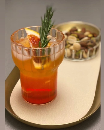 A cover of "Wares" cluster. The owner is matt. The cluster consists of 7 elements.