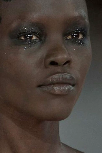 A cover of "resistance" cluster. The owner is vq1dehi. The cluster consists of 7 elements.