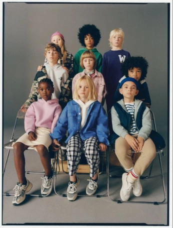 A cover of "Ideas" cluster. The owner is bydamora. The cluster consists of 18 elements.