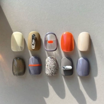 A cover of "nails" cluster. The owner is annalled. The cluster consists of 8 elements.