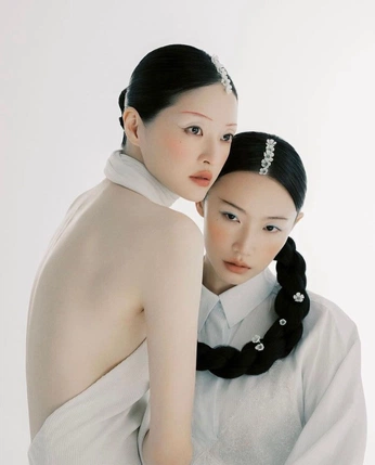 A cover of "AandA" cluster. The owner is jharwin. The cluster consists of 16 elements.