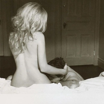 A cover of "beautiful" cluster. The owner is disgracefulrose. The cluster consists of 178 elements.