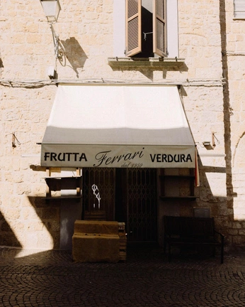 A cover of "zaza" cluster. The owner is lolafc. The cluster consists of 28 elements.