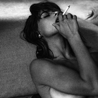 A cover of "Inspi B&W" cluster. The owner is fever.form. The cluster consists of 213 elements.