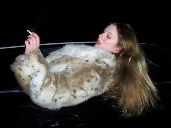 A cover of "That Girl" cluster. The owner is biacapeloti. The cluster consists of 23 elements.