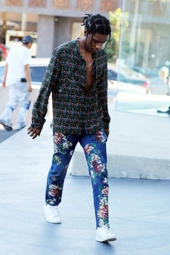 A cover of "swag" cluster. The owner is commuter.ny. The cluster consists of 77 elements.