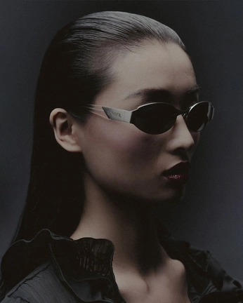 A cover of "glasses shoot" cluster. The owner is joswhite. The cluster consists of 1 element.