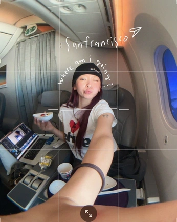 A cover of "Vlog" cluster. The owner is deciachiara. The cluster consists of 1 element.