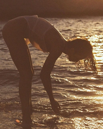 A cover of "Cancer" cluster. The owner is more.venus. The cluster consists of 12 elements.