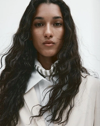 A cover of "Amantha" cluster. The owner is alisterr. The cluster consists of 38 elements.