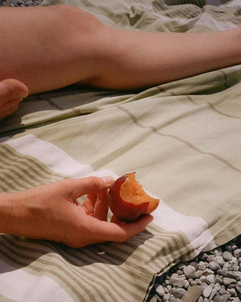 A cover of "peach motel" cluster. The owner is collagekid. The cluster consists of 9 elements.