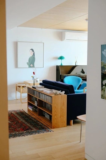 A cover of "shelf.space" cluster. The owner is awcrandall. The cluster consists of 6 elements.