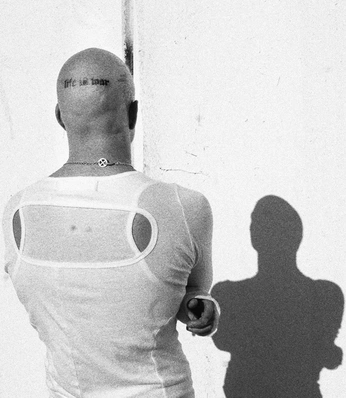 A cover of "Photoshoot" cluster. The owner is scaxlett. The cluster consists of 3 elements.