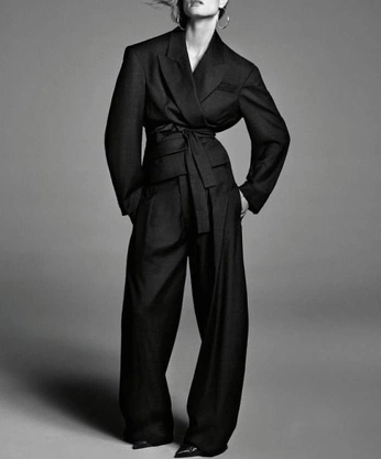 A cover of "ICONS" cluster. The owner is matthewlennon. The cluster consists of 9 elements.