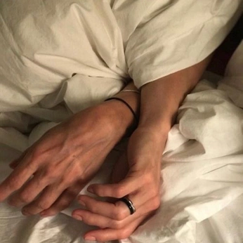 A cover of "love" cluster. The owner is destinydesaeger. The cluster consists of 187 elements.