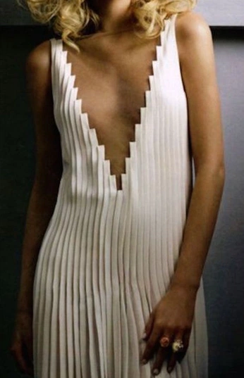 A cover of "vogue artistry" cluster. The owner is b.castlo. The cluster consists of 23 elements.