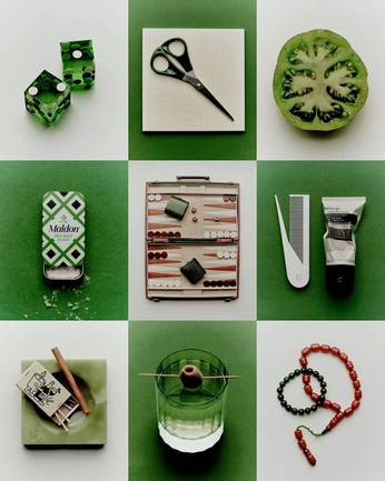 A cover of "EARL GIFTING 25" cluster. The owner is lwern. The cluster consists of 77 elements.